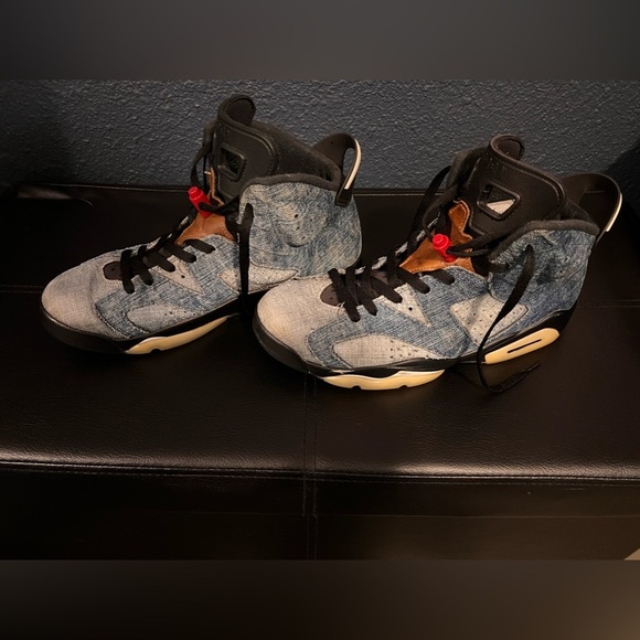 2019 Nike Air Jordan Retro 6 Washed Denim Sz 10.5 Men’s CT5350-401 - Picture 2 of 9